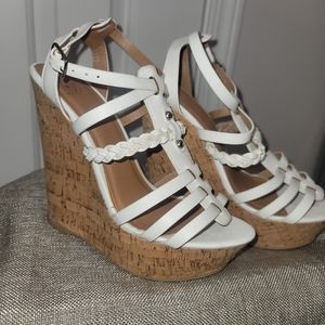 White Wedges